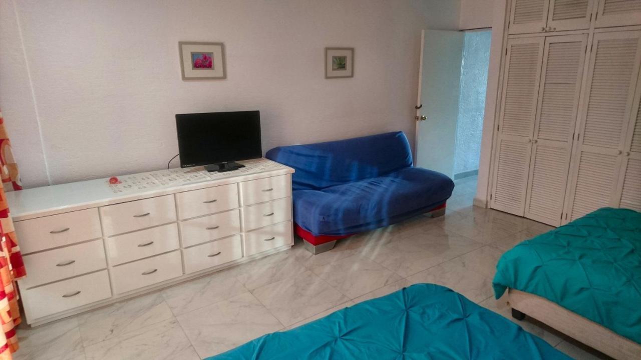 Brisas Sealight Apartment Cancun Bagian luar foto