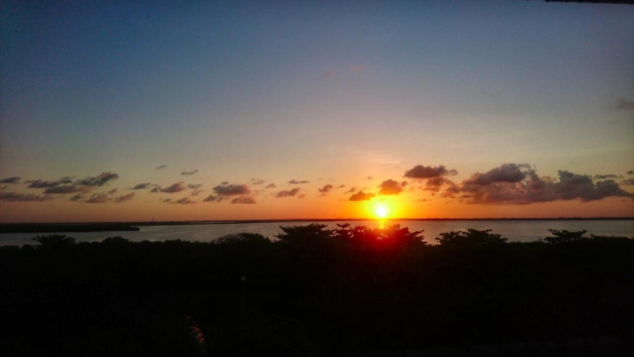Brisas Sealight Apartment Cancun Bagian luar foto