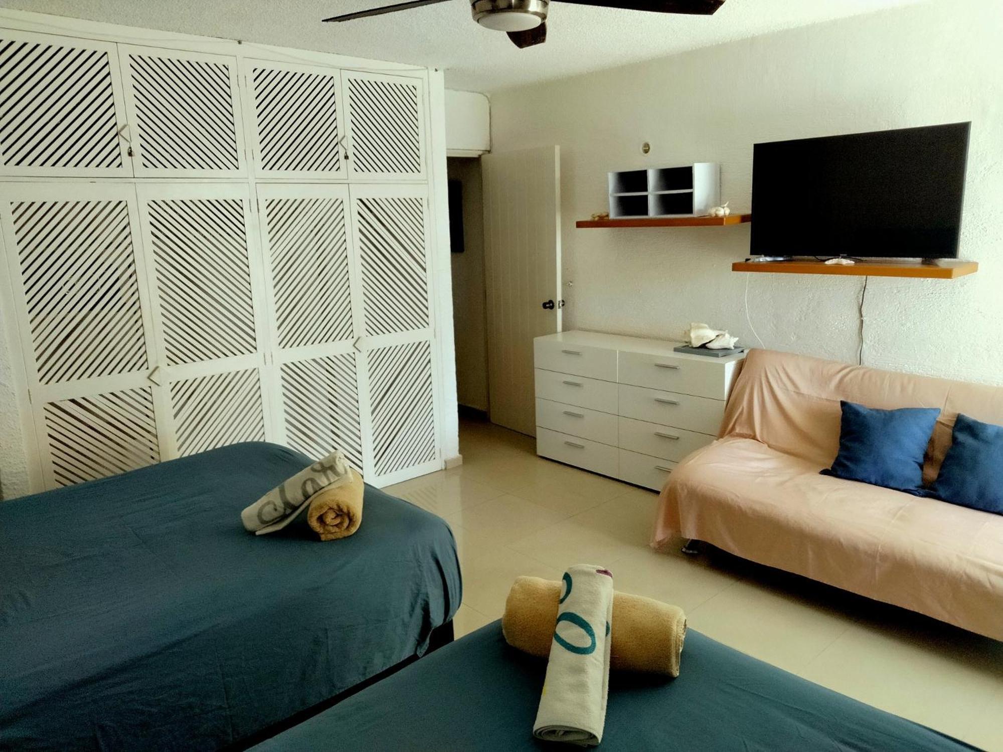 Brisas Sealight Apartment Cancun Bagian luar foto