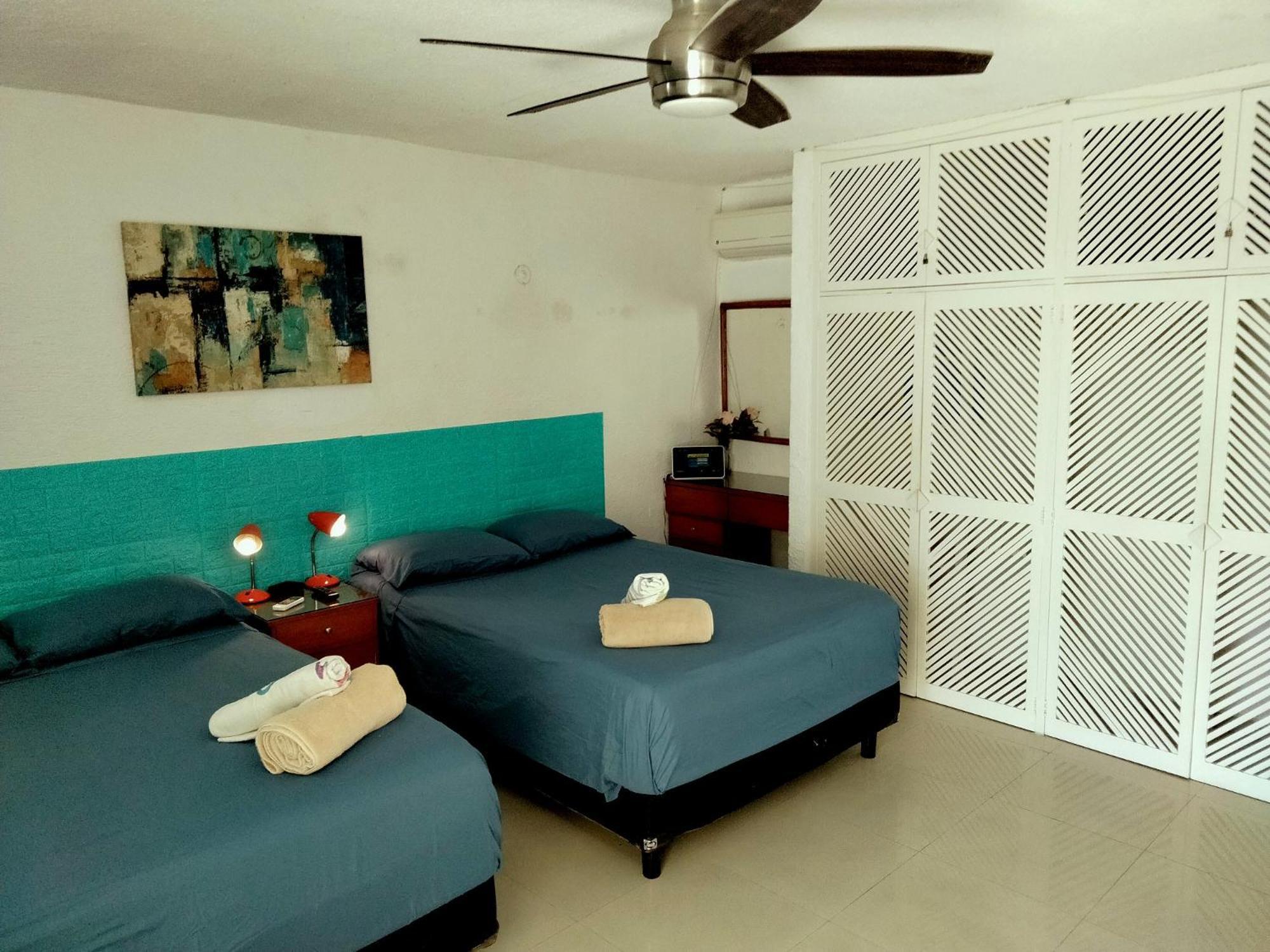 Brisas Sealight Apartment Cancun Bagian luar foto