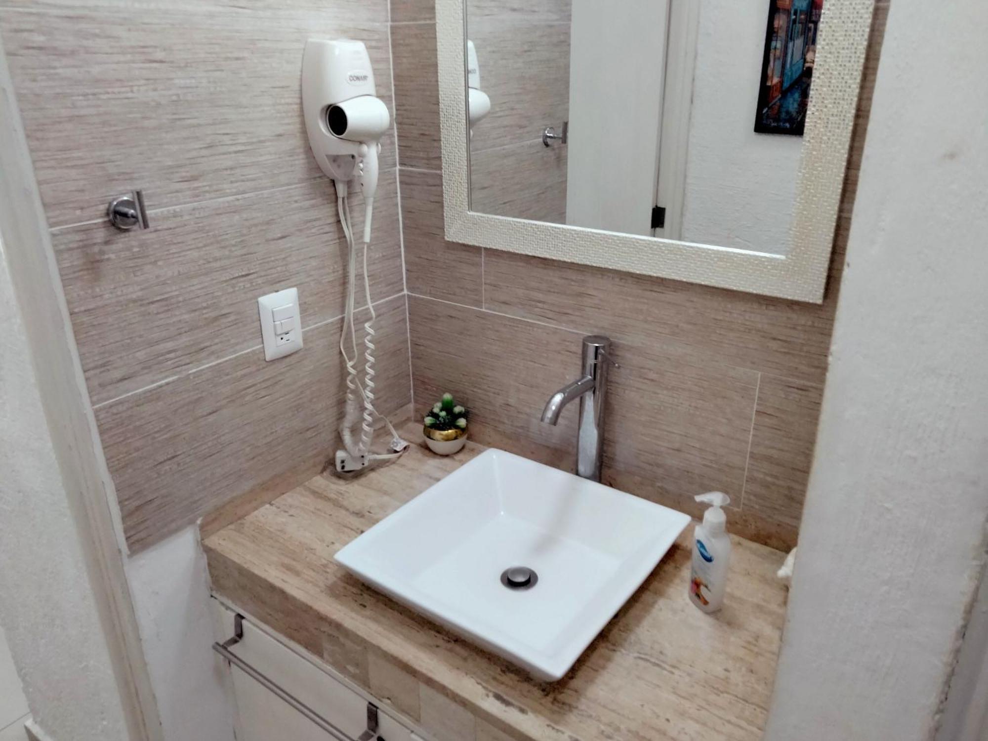 Brisas Sealight Apartment Cancun Bagian luar foto