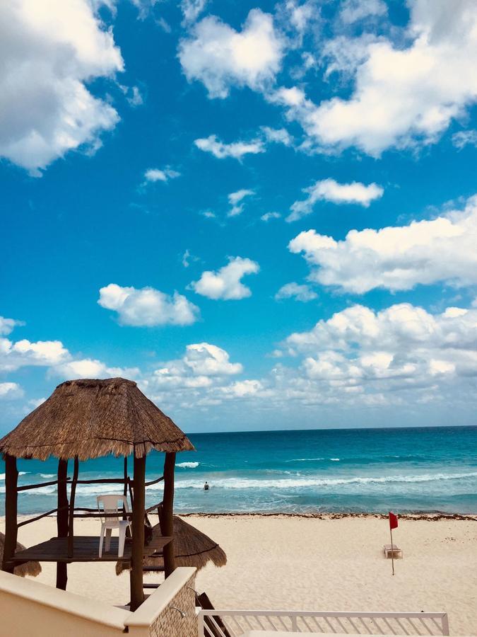 Brisas Sealight Apartment Cancun Bagian luar foto