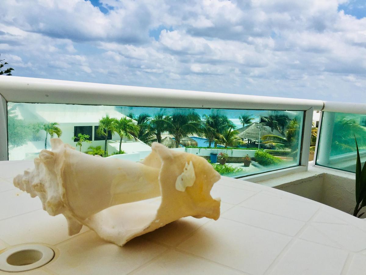 Brisas Sealight Apartment Cancun Bagian luar foto